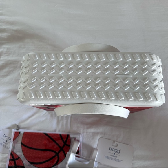 NWT Large Basketball Bogg Bag With Accessories - Picture 5 of 6